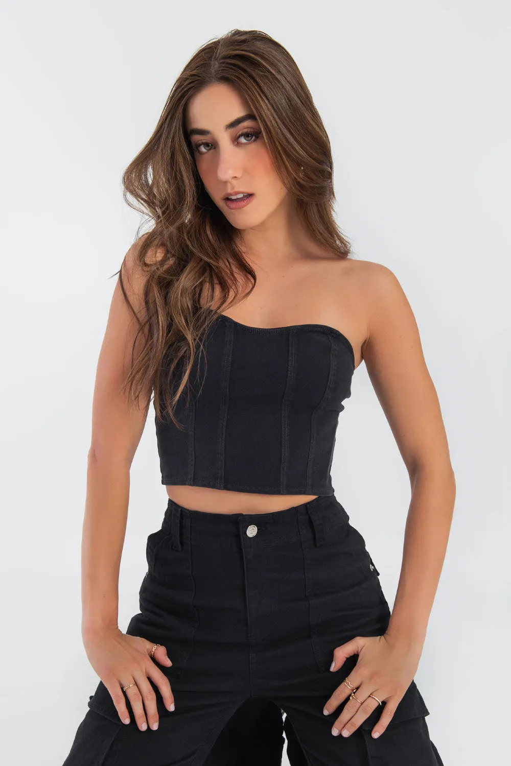 Corset corto con costuras escote corazón