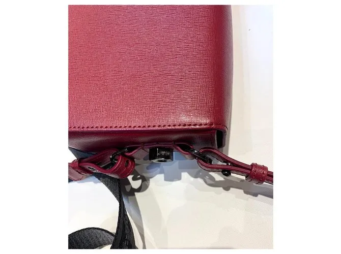 Off White Bolsos de mano Burdeos 