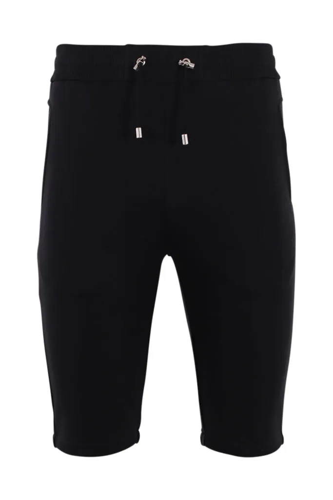 Pantalón corto con logotipo pequeño detrás