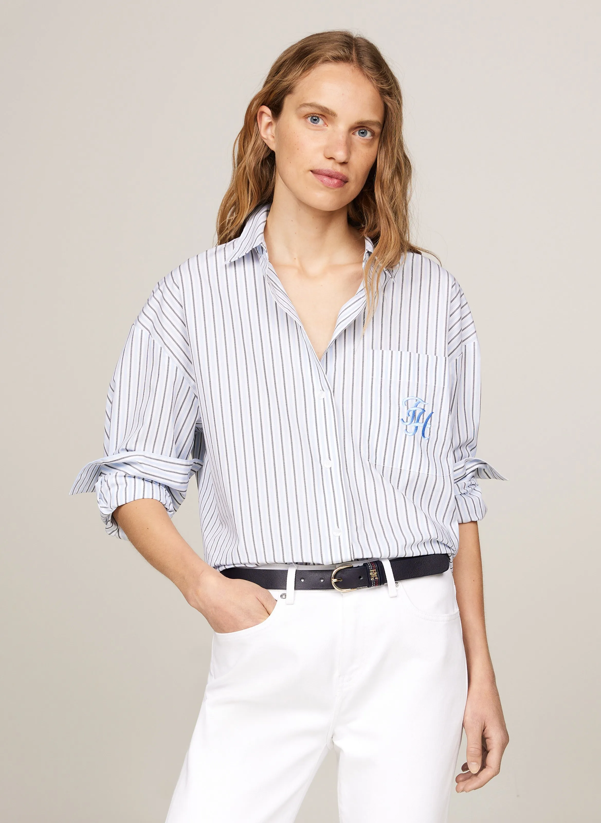 TOMMY HILFIGER Camisa oversize de rayas de algodón orgánico con cuello clásico en azul